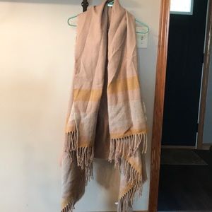 Plus size vest/shawl with fringe, one size